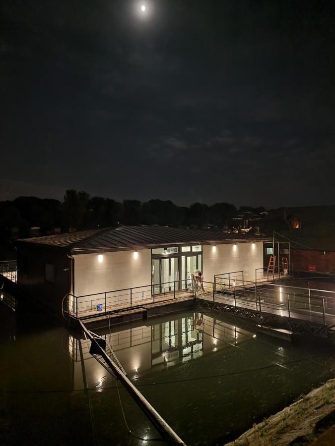 Swan Hotel เบลเกรด ภายนอก รูปภาพ