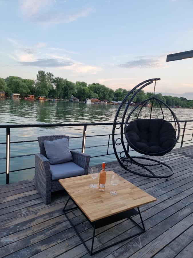 Swan Hotel เบลเกรด ภายนอก รูปภาพ
