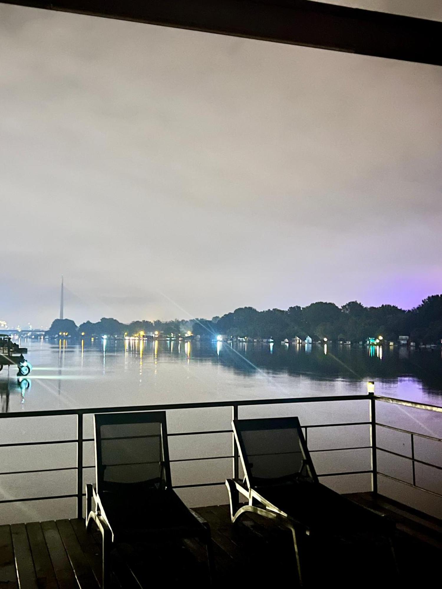 Swan Hotel เบลเกรด ภายนอก รูปภาพ
